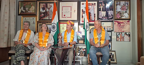पिपलांत्री का ‘इको-फेमिनिज्म’ मॉडल पहले से ही विश्वभर में चर्चित रहा है और अब ऑस्ट्रेलिया के रोटेरियन मार्क बाला का इस अभियान से जुड़ना यह दर्शाता है कि पिपलांत्री केवल एक गांव भर नहीं रह गया है, बल्कि यह एक वैश्विक केस स्टडी बन चुका है। 