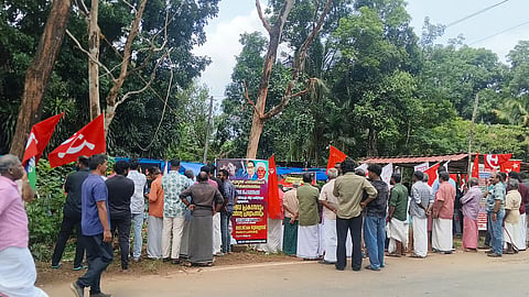 CPI(M) protest meeting agsint the eviction on May 23