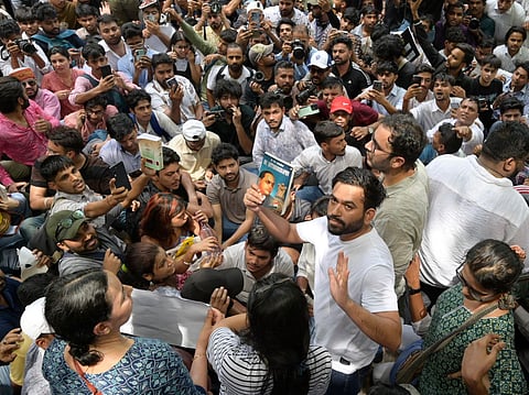 अपने संबोधन में दीपके ने सरकार द्वारा इस्तेमाल किए जाने वाले 'कॉकरोच' शब्द को ही अपनी ताकत बताया।