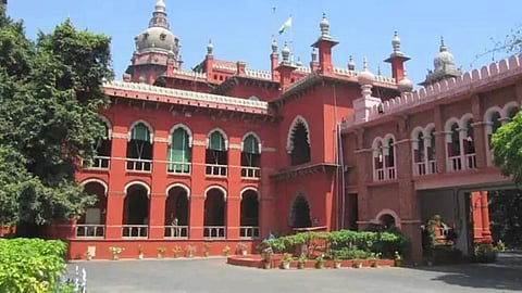 उच्च न्यायालय ने कहा कि तमिलनाडु के हाल के विधानसभा चुनावों ने यह साबित कर दिया है कि जनता जाति और समुदाय के बंधनों से ऊपर उठकर भी वोट कर सकती है, और अब समय आ गया है कि राज्य 'सच्चा बदलाव' लाने की जिम्मेदारी ले।