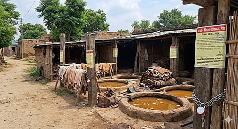 प्रशासन ने अप्रेल माह में कारखाने को खाली करने के लिए समय दिया और उसके बाद सीलिंग की कार्रवाई की।