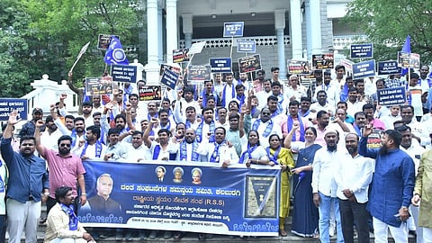 Members of the Dalit Sanghatanegala Samanvaya Samiti staging a protest outside the Deputy Commissioner’s office in Kalaburagi on Thursday.