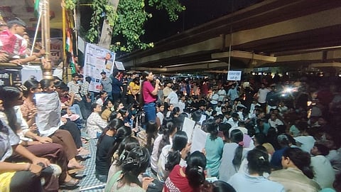 इंदौर में छात्रों का आंदोलन जारी 