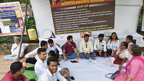 Wardha Hindi University, MGAHV protest