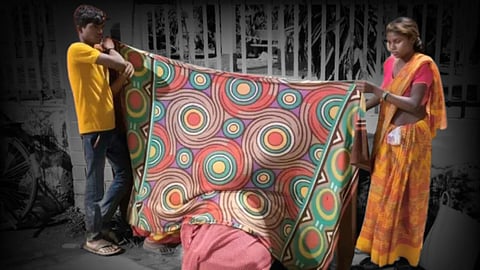 Dalit woman delivers on road