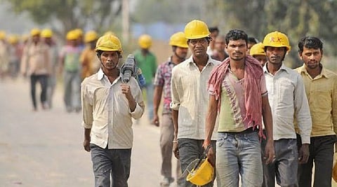 Daily Wage Laborers Demand Social Security and Permanency of Labor Bases on International Labour Day
