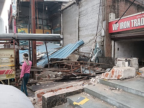 Shop demolished in main market of Akbarnagar in Lucknow