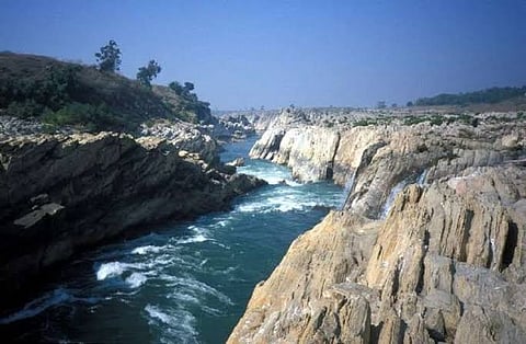 Broken Promises: Despite Election Commitments, Narmada River Continues to Suffer from Pollution in Madhya Pradesh