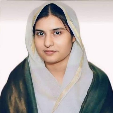 After completing her primary education from New Delhi’s Queen Mary School, Iqra graduated from DU’s Lady Shri Ram College. She later went to London’s School of Oriental and African Studies to get her master’s degree in international politics and law.