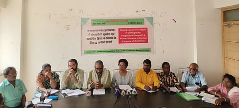  A delegation of Jharkhand Janadhikar Mahasabha and Loktantra Bachao Abhiyan went to Santhal Pargana to know the ground realities. 