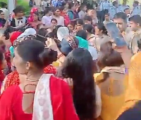 Domestic workers, house maids  gheraoed the Cleo County society premises, raised slogans for fair wages, and in moments of intense frustration, shattered the glass door of one building.