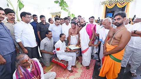 KCR at Konaipalle temple