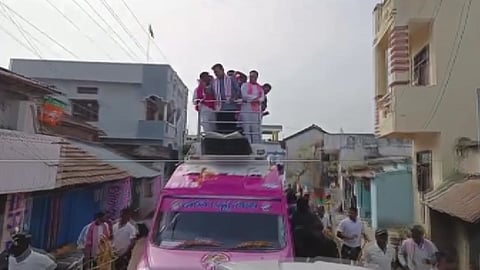 KTR atop campaign vehicle