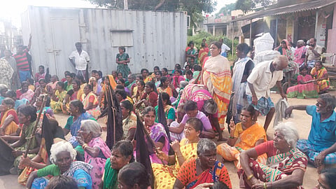 Parandur Residents stage protest against Tamil Nadu government 