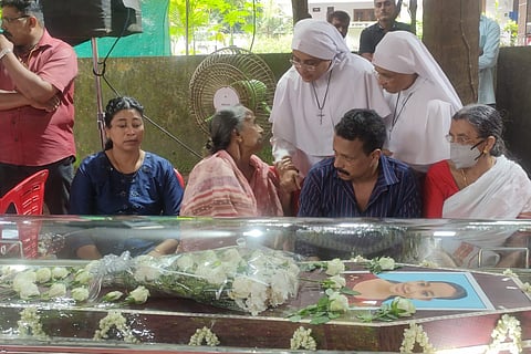 Libna's mortal remains kept at the SNDP Higher Secondary School in Malayattoor Neeleeswaram for the public to pay respects.