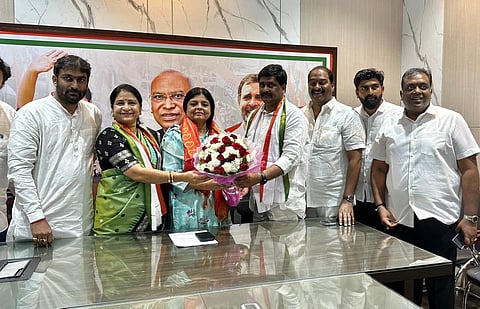 GHMC Deputy Mayor Mothe Srilatha Shobhan Reddy (second from left) and husband (fourth from right) joined Congress party 