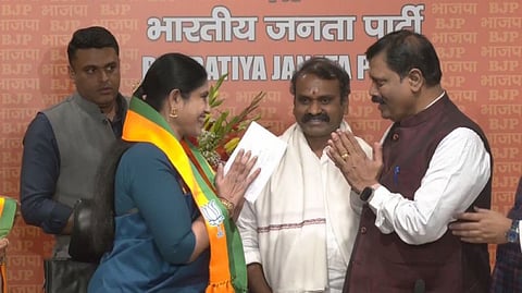 Tamil Nadu: Three-time Congress MLA Vijayadharani joins BJP 
