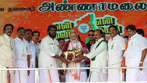PM Modi lauds MGR and Jayalalithaa, signals patch-up of AIADMK-BJP