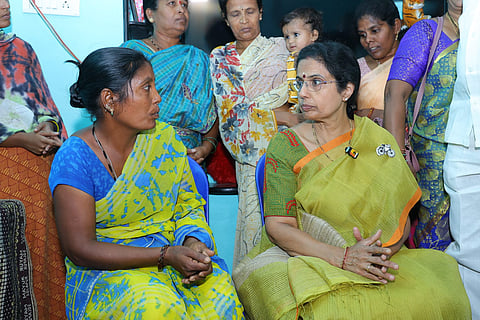 Nara Bhuvaneshwari interacting with women in Kodumur 