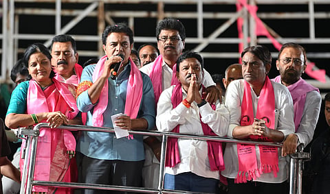 Telangana: KTR attacked allegedly with stones by BJP workers 
