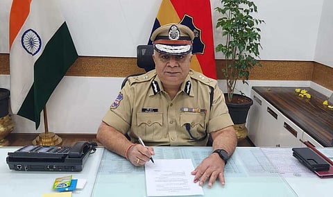 Hyderabad cops say shops to stay open till midnight, deny orders to shut them at 11 pm
