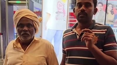 Govt orders 7-day closure of Bengaluru GT Mall after farmer denied entry over attire