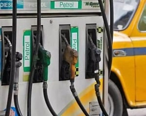 Petrol, diesel likely to see Rs 2-3 per litre cut if crude prices remain stable: Report