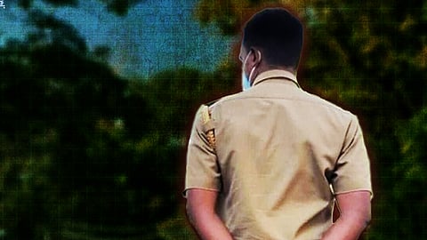 A police man wearing a uniform, image used for representation 