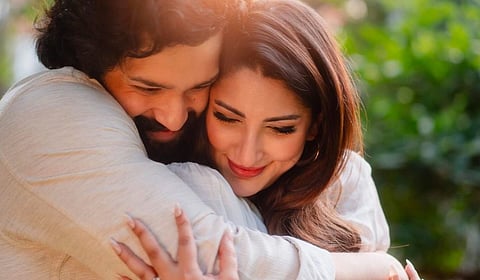 Telugu actor Akhil Akkineni gets engaged to Zainab Ravdjee 