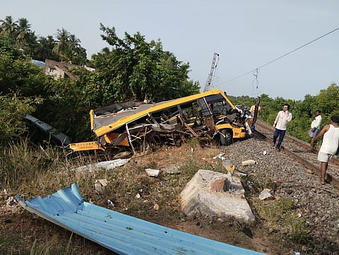 Three TN students killed after school van collides with train; three injured