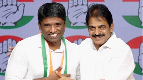 Former IAS officer Kannan Gopinathan joins Congress party 
