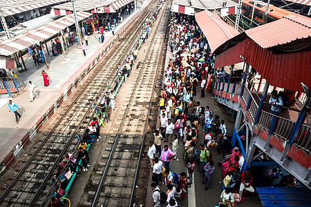Pongal rush: 11 lakh leave Chennai; public transportation, road traffic under strain
