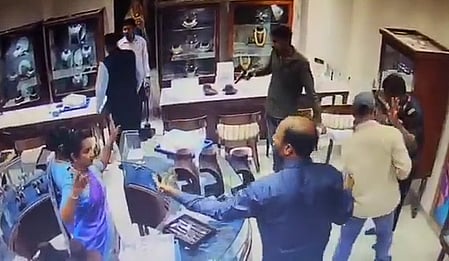 Three held for Telangana jewellery shop theft, cops say mastermind planned it from jail 

