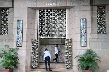 2 former executives of Reliance Anil Ambani Group arrested by ED