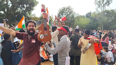 Hisab dijiye to Kelra: Inside the soundtrack of the student movement