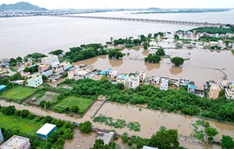Cyclone Arnab to cross Andhra coast on Oct 28, over 89000 people evacuated 