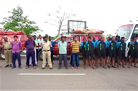Andhra CM Naidu speaks to Pinarayi, rushes rescue teams with relief material to Kerala