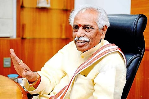 Bandaru Dattatreya slams Left, Cong on JNU row, refuses to speak on Rohith Vemula