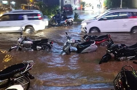 Many parts of Bengaluru inundated after heavy rainfall, massive traffic jams in city