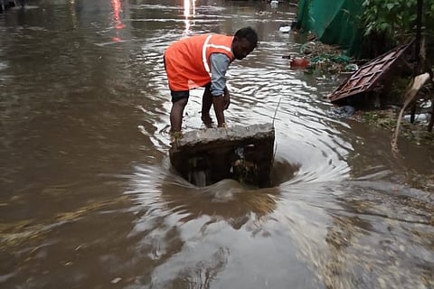 2 dead in Hyderabad after city witnesses heavy rain and wind
