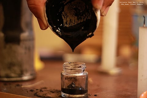 Painting with pollution: Trio turns your vehicle's fumes into ink for art 