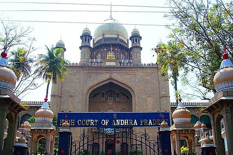 Govt employees can chose between Telangana or Andhra, Hyderabad HC's major ruling