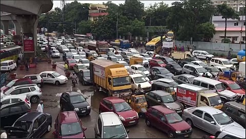360 degree video of massive traffic jam at Uppal Junction following heavy rains in Hyderabad 