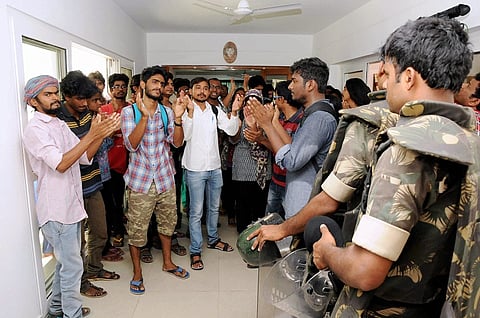 Hyd varsity student protestors to cook own food as mess shut, protests to continue