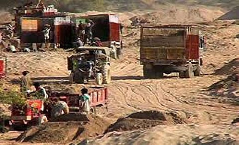 Four arrested after, AAP members raid illegal sand filtering units in Bengaluru