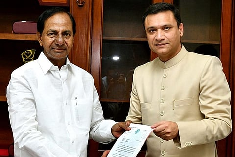AIMIM's Akbaruddin Owaisi meets KCR, seeks expansion of temple in Hyderabad