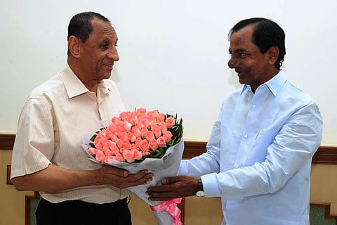 KCR to perform yagna for 'invincible power', meets governor for advice