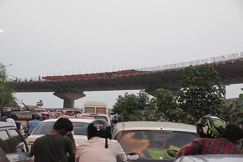 Facing traffic woes, Vijayawada residents urge early completion of Kanaka Durga flyover 