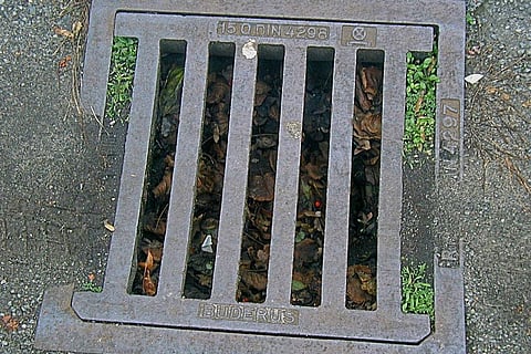Pushing manual scavengers into death holes, when will Bengaluru learn? 