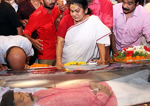 That smile no more: Celebs and public pay respects to Kalabhavan Mani